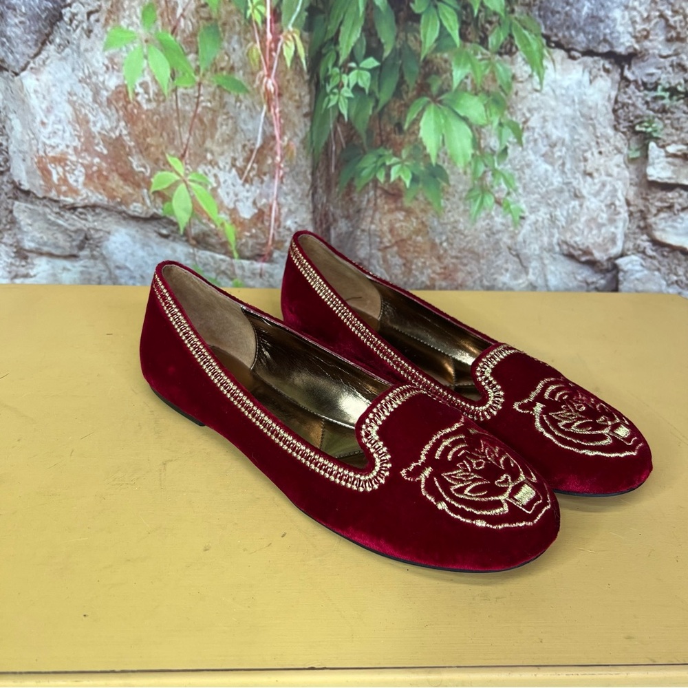 ABS ALLEN SCHWARTZ Quiet Luxury Red/Burgundy Embroidered Gold Velvet Flats, 8 - Picture 8 of 14